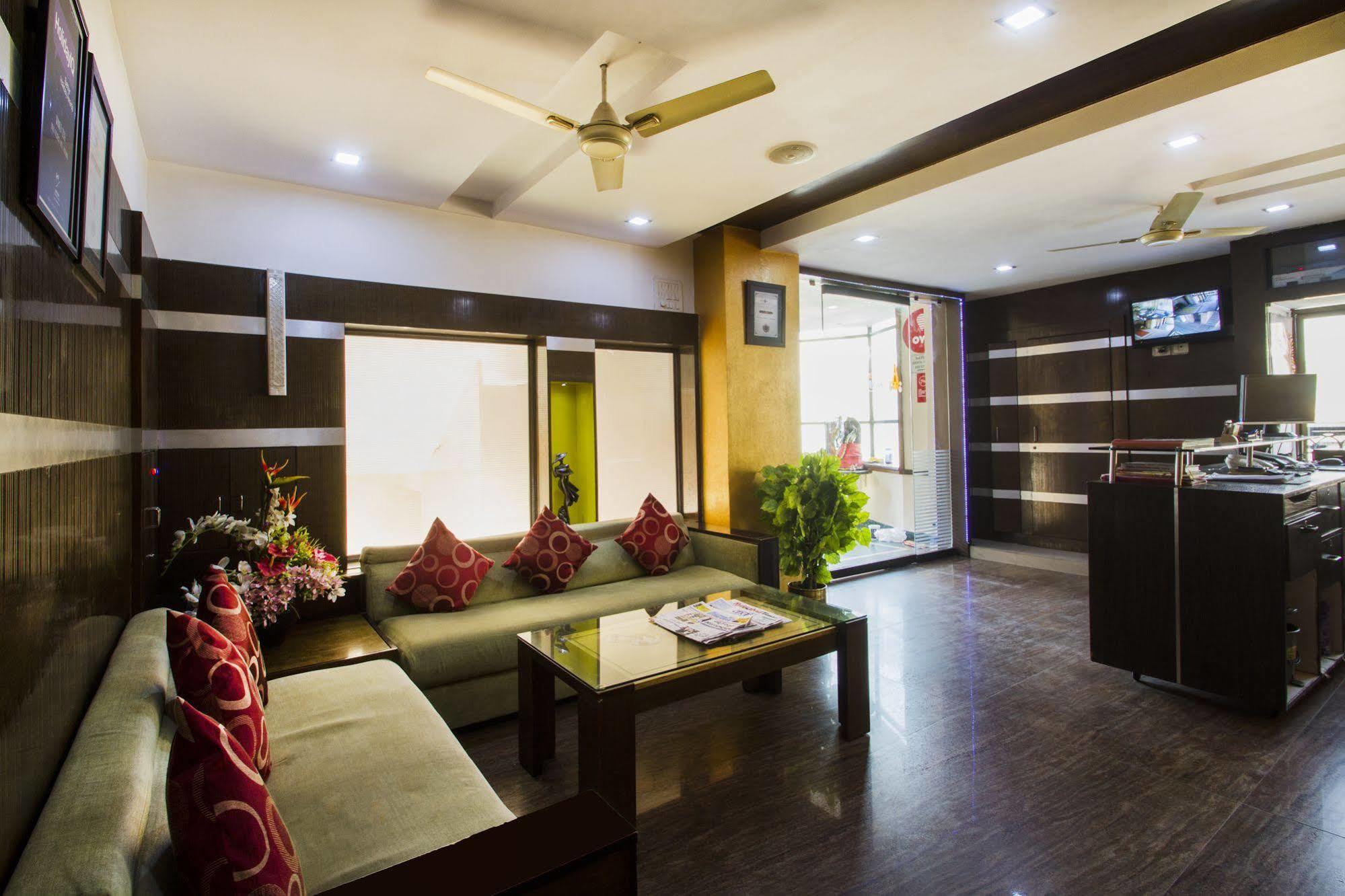 Balaji Residency Hotel Hyderabad Exterior photo